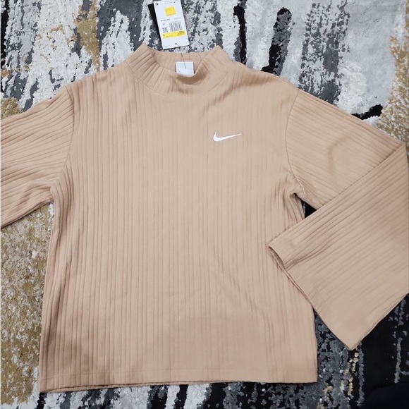 Nike top and bottom, selling together - Picture 3 of 4